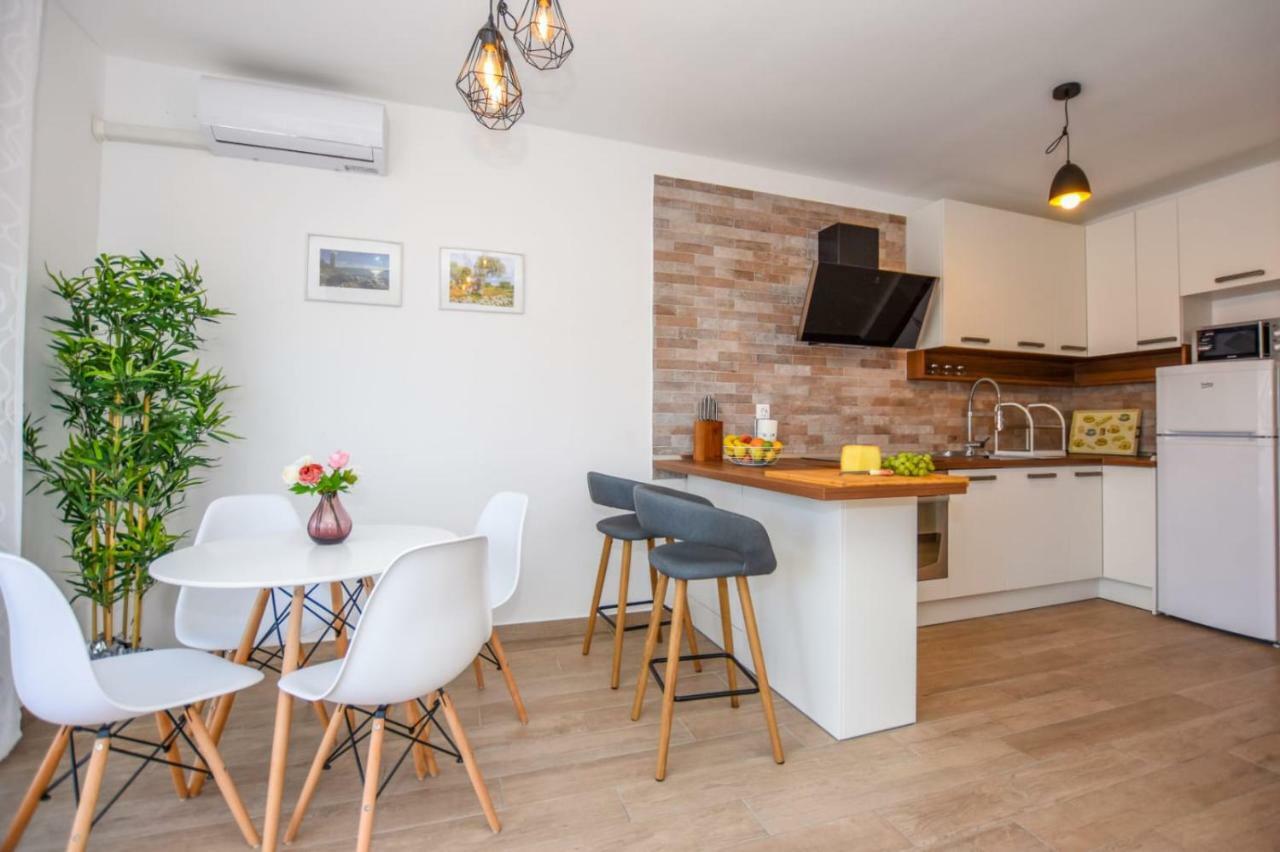 Apartments Milena 8 Mandre Exterior photo