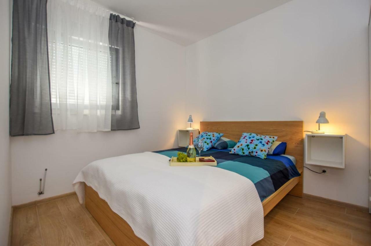 Apartments Milena 8 Mandre Exterior photo