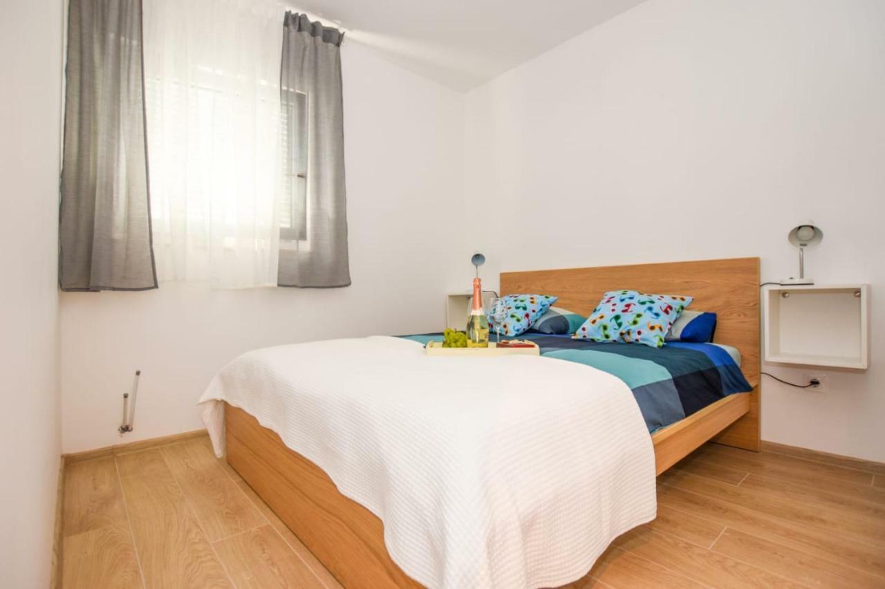 Apartments Milena 8 Mandre Exterior photo